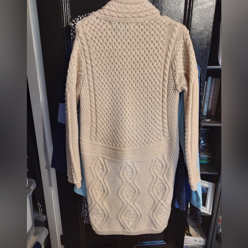 BEAUTIFUL IRELAND MADE SWEATER